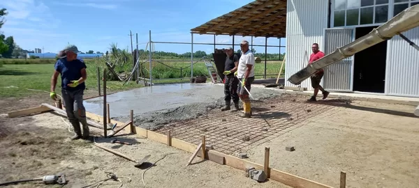 Beálló betonozása, zsaluzása